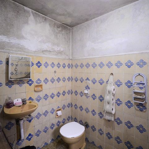 Casa à venda com 317m², 5 quartos e 2 vagas Casa à venda com 317m², 5 quartos e 2 vagasCasa 2 - Banheiro
