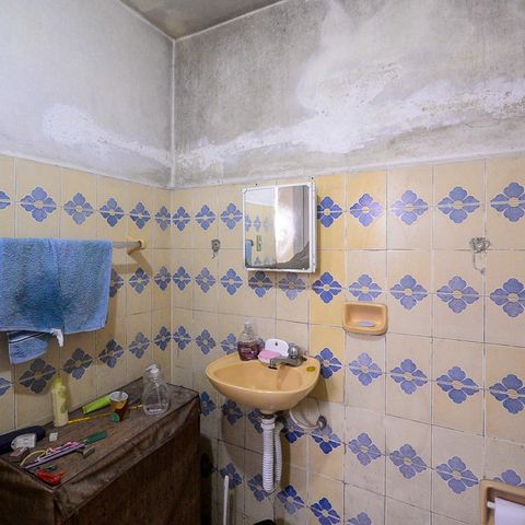 Casa à venda com 317m², 5 quartos e 2 vagas Casa à venda com 317m², 5 quartos e 2 vagasCasa 2 - Banheiro
