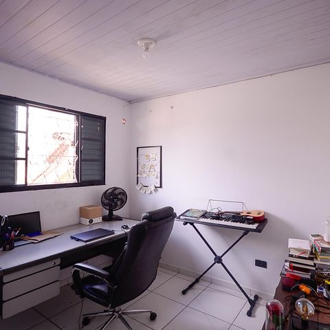 Casa à venda com 317m², 5 quartos e 2 vagas Casa à venda com 317m², 5 quartos e 2 vagasCasa 3 - Quarto 2
