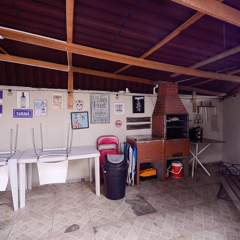 Casa à venda com 317m², 5 quartos e 2 vagas Casa à venda com 317m², 5 quartos e 2 vagasCasa 1 - Área de Lazer