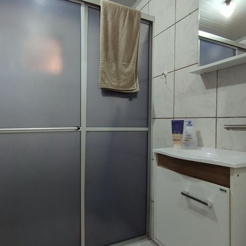 Casa à venda com 90m², 2 quartos e 1 vaga Casa à venda com 90m², 2 quartos e 1 vagaBanheiro