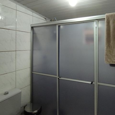 Casa à venda com 90m², 2 quartos e 1 vaga Casa à venda com 90m², 2 quartos e 1 vagaBanheiro