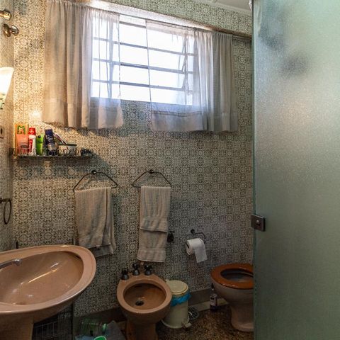 Casa à venda com 440m², 6 quartos e 8 vagasBanheiro Social