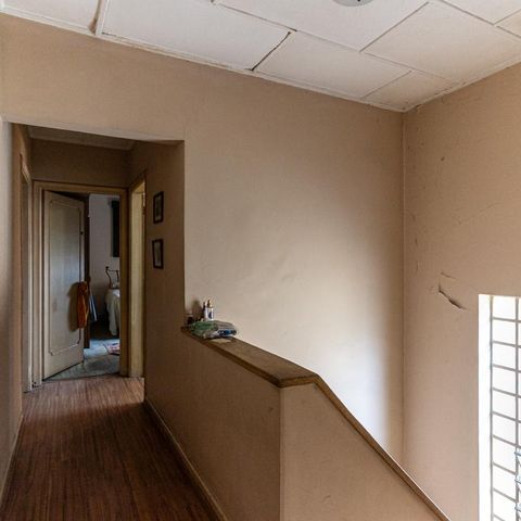Casa à venda com 440m², 6 quartos e 8 vagasCorredor 