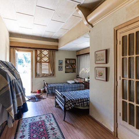 Casa à venda com 440m², 6 quartos e 8 vagasQuarto 