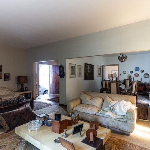 Casa à venda com 440m², 6 quartos e 8 vagasSala