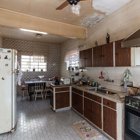 Casa à venda com 440m², 6 quartos e 8 vagasCozinha
