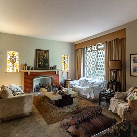 Casa à venda com 440m², 6 quartos e 8 vagasSala