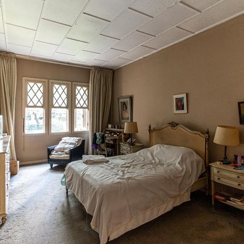 Casa à venda com 440m², 6 quartos e 8 vagasSuíte