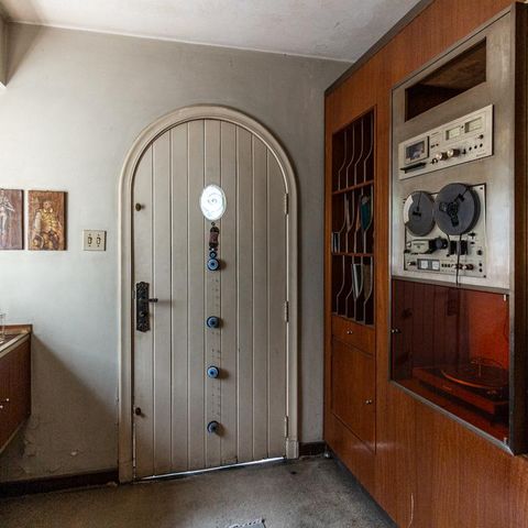 Casa à venda com 440m², 6 quartos e 8 vagasSala