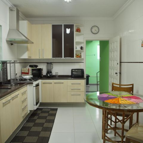 Casa à venda com 191m², 3 quartos e 3 vagasCozinha