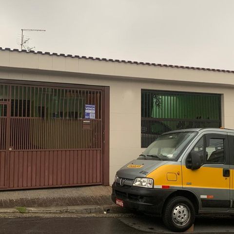 Casa à venda com 191m², 3 quartos e 3 vagasFachada