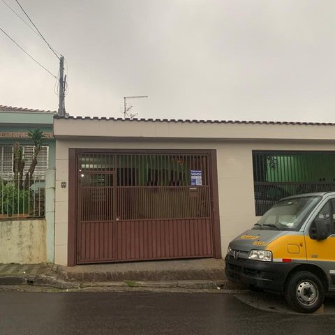 Casa à venda com 191m², 3 quartos e 3 vagasFachada