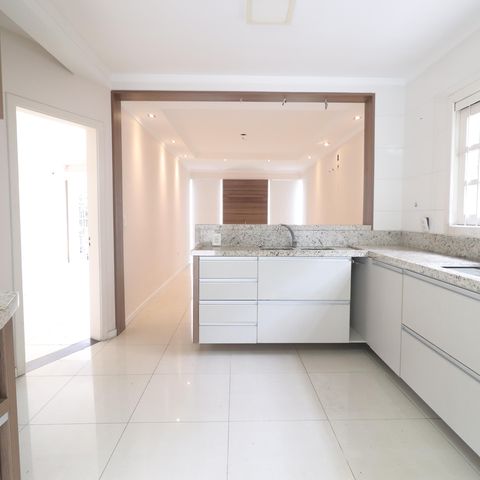 Casa à venda com 133m², 3 quartos e 2 vagasCozinha
