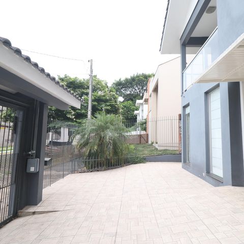 Casa à venda com 133m², 3 quartos e 2 vagasFachada