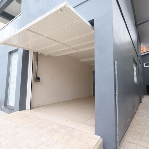 Casa à venda com 133m², 3 quartos e 2 vagasFachada