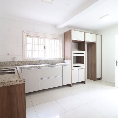 Casa à venda com 133m², 3 quartos e 2 vagasCozinha