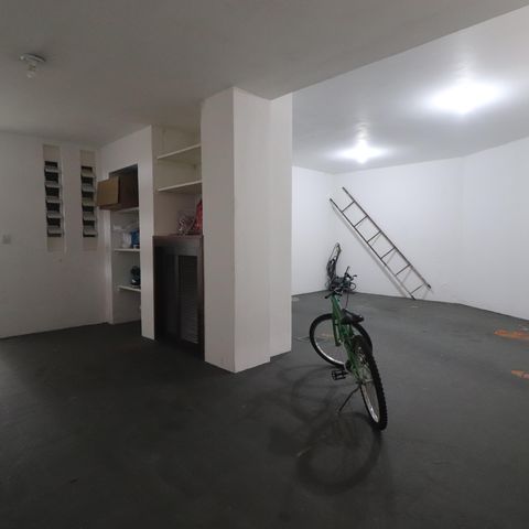 Casa à venda com 375m², 5 quartos e 3 vagasGaragem 2
