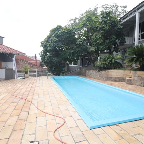 Casa à venda com 375m², 5 quartos e 3 vagasÁrea comum - Piscina