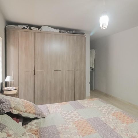 Casa à venda com 250m², 4 quartos e 2 vagas Casa à venda com 250m², 4 quartos e 2 vagasQuarto