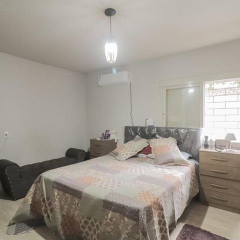 Casa à venda com 250m², 4 quartos e 2 vagas Casa à venda com 250m², 4 quartos e 2 vagasQuarto