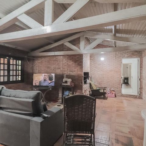 Casa à venda com 250m², 4 quartos e 2 vagas Casa à venda com 250m², 4 quartos e 2 vagasÁrea de lazer