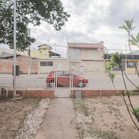 Casa à venda com 250m², 4 quartos e 2 vagas Casa à venda com 250m², 4 quartos e 2 vagasÁrea comum