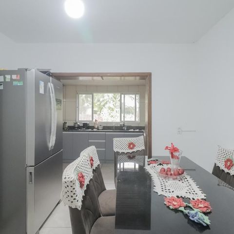 Casa à venda com 250m², 4 quartos e 2 vagas Casa à venda com 250m², 4 quartos e 2 vagasCozinha