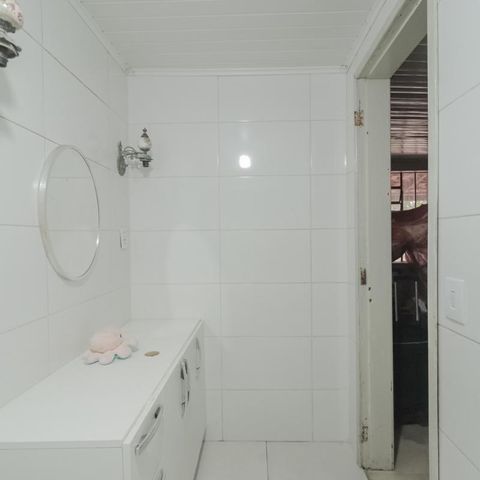 Casa à venda com 250m², 4 quartos e 2 vagas Casa à venda com 250m², 4 quartos e 2 vagasBanheiro