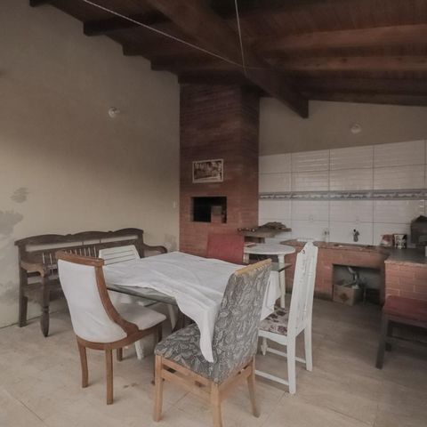 Casa à venda com 250m², 4 quartos e 2 vagas Casa à venda com 250m², 4 quartos e 2 vagasÁrea comum