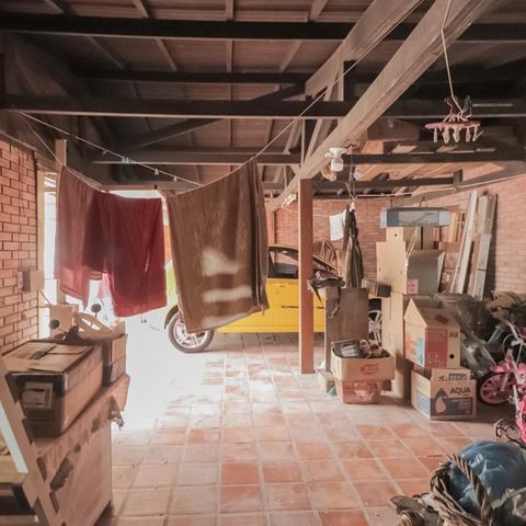 Casa à venda com 250m², 4 quartos e 2 vagas Casa à venda com 250m², 4 quartos e 2 vagasÁrea de Serviço