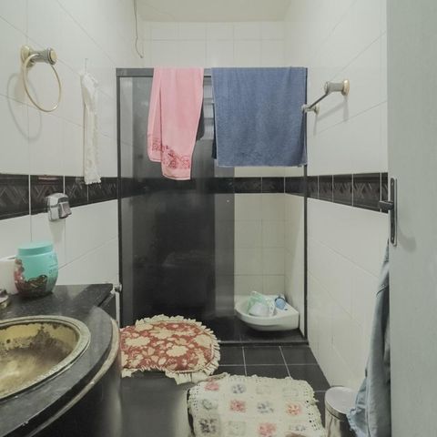 Casa à venda com 250m², 4 quartos e 2 vagas Casa à venda com 250m², 4 quartos e 2 vagasQuarto 2 banheiro