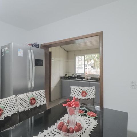 Casa à venda com 250m², 4 quartos e 2 vagas Casa à venda com 250m², 4 quartos e 2 vagasCozinha
