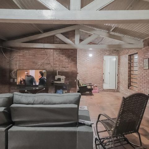 Casa à venda com 250m², 4 quartos e 2 vagas Casa à venda com 250m², 4 quartos e 2 vagasÁrea de lazer