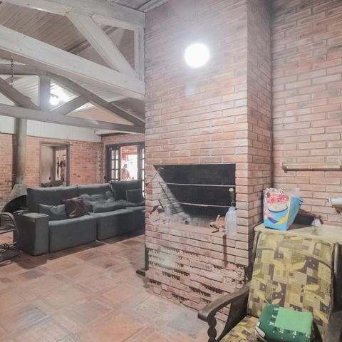 Casa à venda com 250m², 4 quartos e 2 vagas Casa à venda com 250m², 4 quartos e 2 vagasÁrea de Serviço