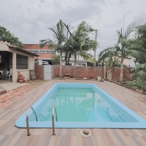 Casa à venda com 250m², 4 quartos e 2 vagas Casa à venda com 250m², 4 quartos e 2 vagasÁrea comum