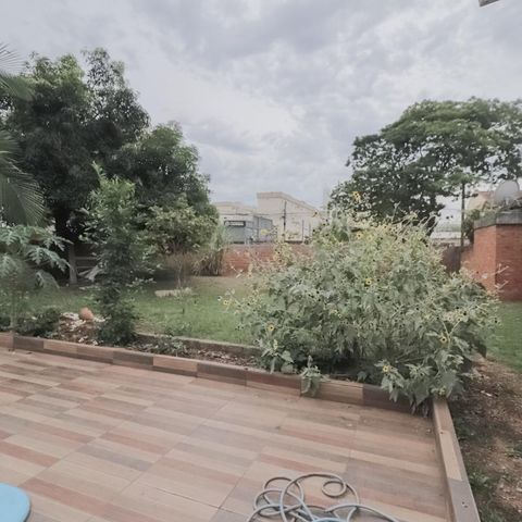 Casa à venda com 250m², 4 quartos e 2 vagas Casa à venda com 250m², 4 quartos e 2 vagasÁrea comum