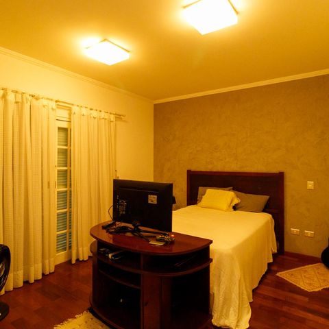 Casa à venda com 370m², 5 quartos e 4 vagas Casa à venda com 370m², 5 quartos e 4 vagasSuíte 2