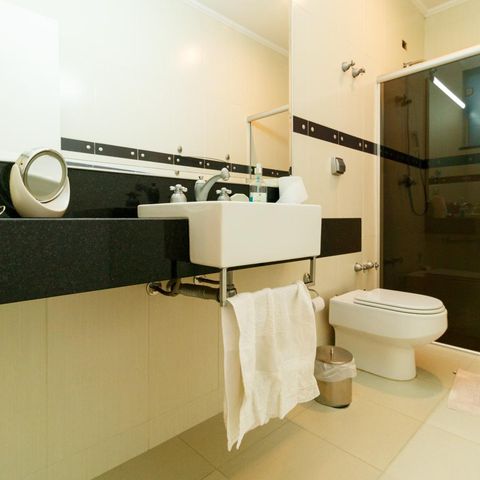 Casa à venda com 370m², 5 quartos e 4 vagas Casa à venda com 370m², 5 quartos e 4 vagasBanheiro da Suíte 3