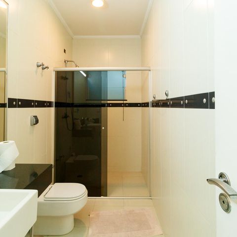 Casa à venda com 370m², 5 quartos e 4 vagas Casa à venda com 370m², 5 quartos e 4 vagasBanheiro da Suíte 3