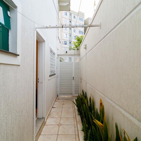 Casa à venda com 370m², 5 quartos e 4 vagas Casa à venda com 370m², 5 quartos e 4 vagasÁrea de Serviço