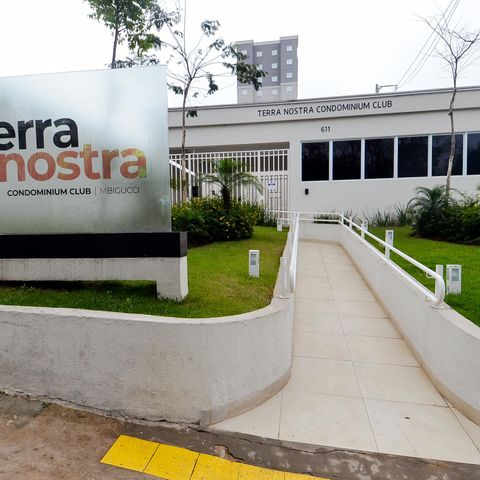 Apartamento para alugar com 44m², 2 quartos e 1 vagaFachada do Condominio