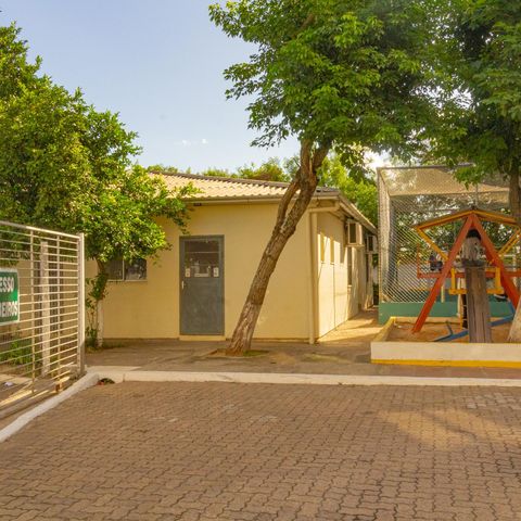 Apartamento à venda com 43m², 2 quartos e 1 vaga Apartamento à venda com 43m², 2 quartos e 1 vagaÁrea comum - Playground e Salão de Festas