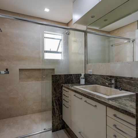 Casa de condomínio à venda com 271m², 3 quartos e 2 vagas Casa de condomínio à venda com 271m², 3 quartos e 2 vagasBanheiro Suíte