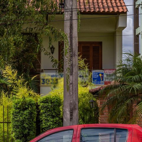 Casa de condomínio à venda com 271m², 3 quartos e 2 vagas Casa de condomínio à venda com 271m², 3 quartos e 2 vagasPlaca