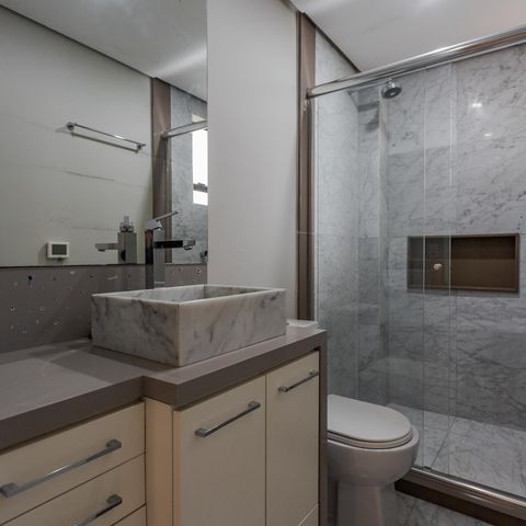 Casa de condomínio à venda com 271m², 3 quartos e 2 vagas Casa de condomínio à venda com 271m², 3 quartos e 2 vagasBanheiro Suíte