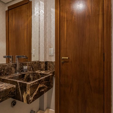 Casa de condomínio à venda com 271m², 3 quartos e 2 vagas Casa de condomínio à venda com 271m², 3 quartos e 2 vagasLavabo