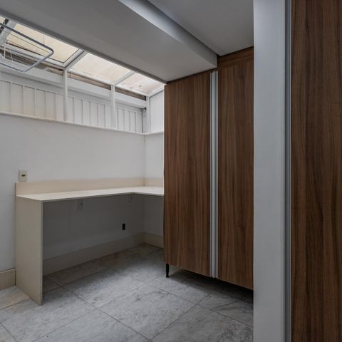 Casa de condomínio à venda com 271m², 3 quartos e 2 vagas Casa de condomínio à venda com 271m², 3 quartos e 2 vagasÁrea de Serviço