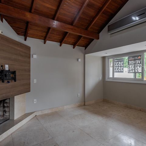 Casa de condomínio à venda com 271m², 3 quartos e 2 vagas Casa de condomínio à venda com 271m², 3 quartos e 2 vagasEspaço Gourmet