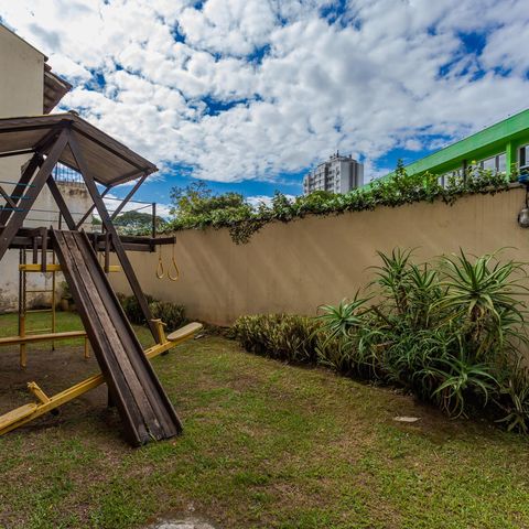 Casa de condomínio à venda com 271m², 3 quartos e 2 vagas Casa de condomínio à venda com 271m², 3 quartos e 2 vagasÁrea comum - Playground